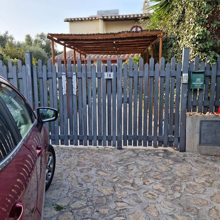 Villa Tea, Residenza Incantevole Con Giardino . フルミニ・ディ・クアルトゥ エクステリア 写真