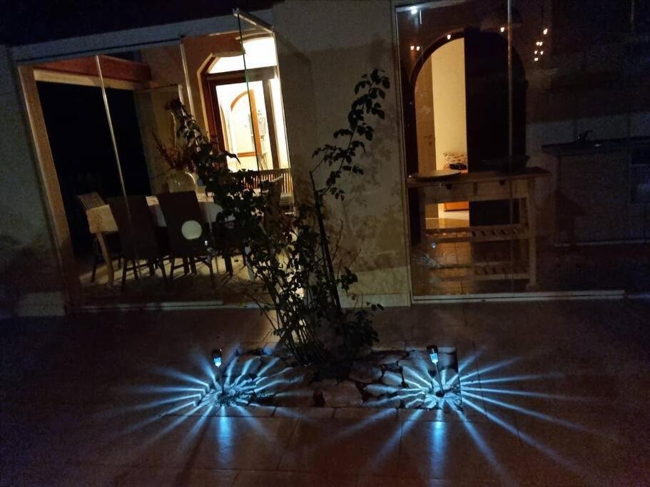 Villa Tea, Residenza Incantevole Con Giardino . フルミニ・ディ・クアルトゥ エクステリア 写真