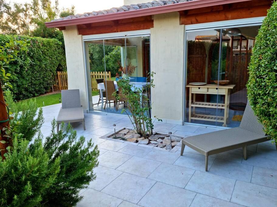 Villa Tea, Residenza Incantevole Con Giardino . フルミニ・ディ・クアルトゥ エクステリア 写真